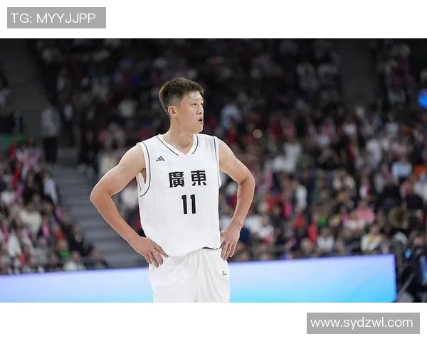 周鹏：从篮球场上的传奇到生活中的坚韧榜样，见证奋斗与荣耀的岁月